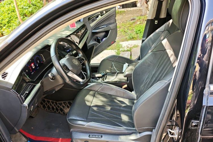 Used Volkswagen Passat 2022 330TSI Starry Luxury Edition Left Front Seat