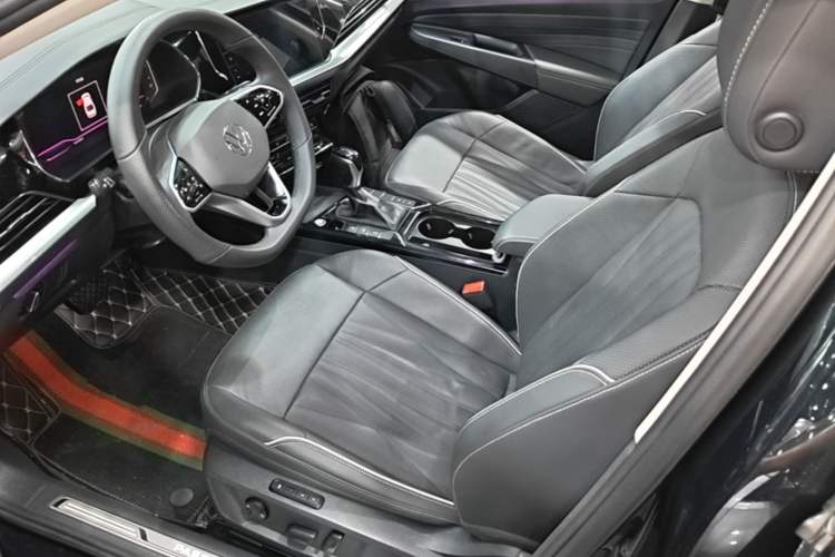 Used Volkswagen Passat 2022 330TSI Starry Luxury Edition Left Front Seat