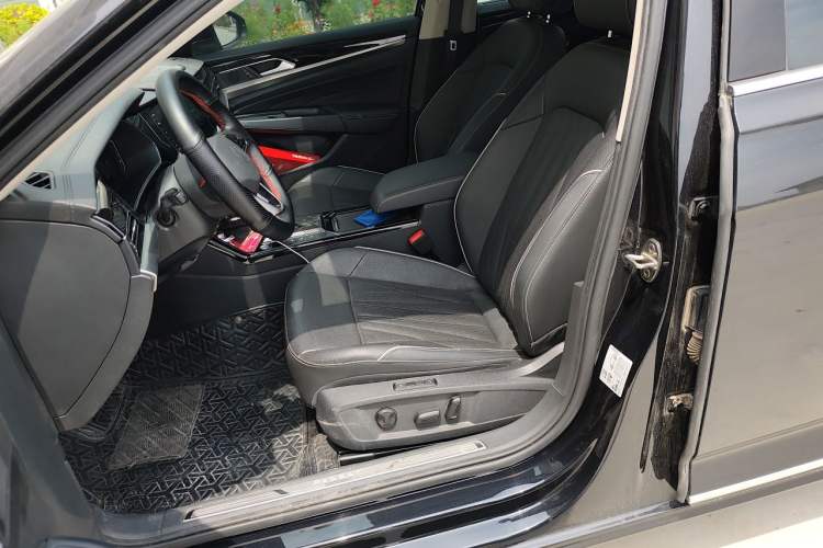 Used Volkswagen Passat 2022 330TSI Luxury Edition Left Front Seat