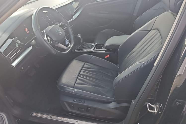 Used Volkswagen Passat 2022 330TSI Starry Luxury Edition Left Front Seat