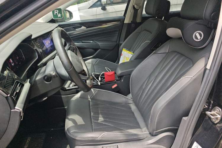 Used Volkswagen Passat 2022 330TSI Luxury Edition Left Front Seat