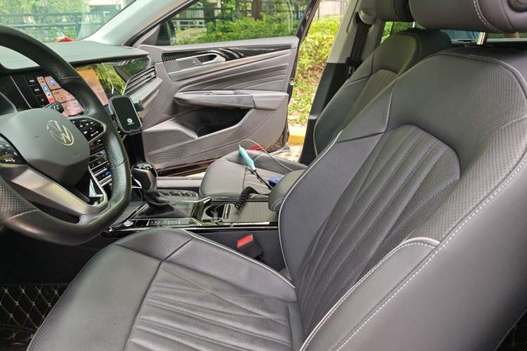 Used Volkswagen Passat 2022 330TSI Luxury Edition Left Front Seat