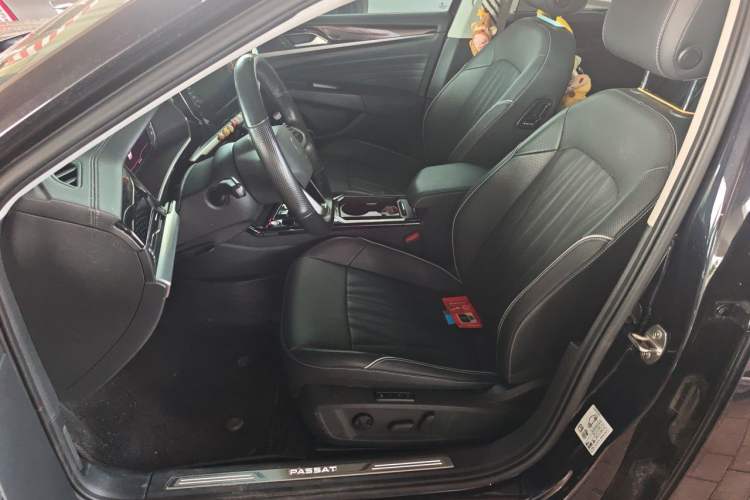 Used Volkswagen Passat 2022 330TSI Luxury Edition Left Front Seat