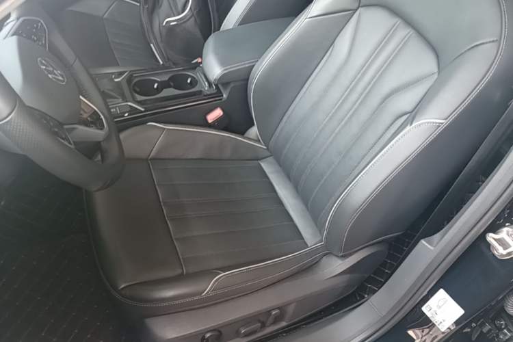 Used Volkswagen Passat 2022 330TSI Starry Elite Edition Custom Version Left Front Seat