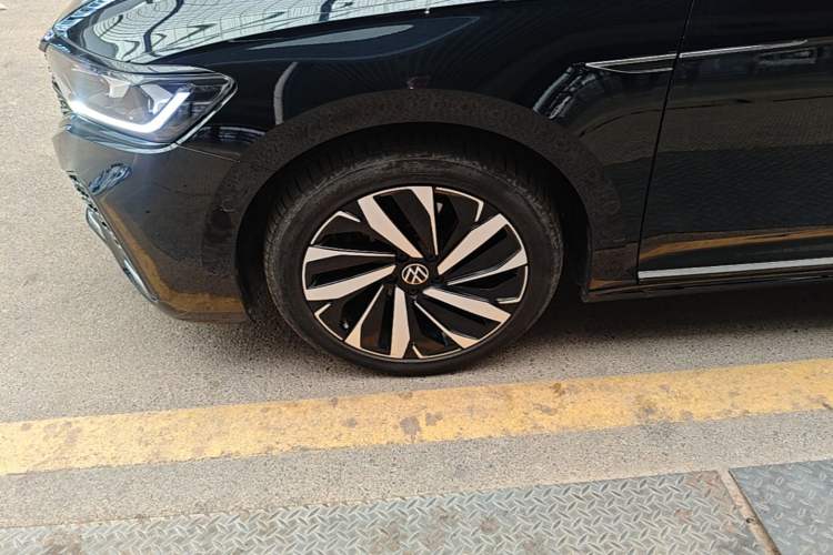 Used Volkswagen Passat 2022 330TSI Starry Elite Edition Left Front Wheel Hub