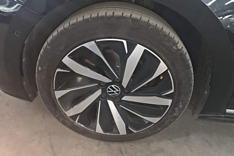 Used Volkswagen Passat 2022 330TSI Luxury Edition Left Front Wheel Hub