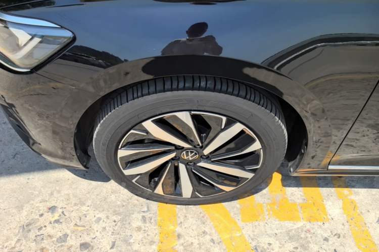 Used Volkswagen Passat 2022 330TSI Elite Edition Left Front Wheel Hub