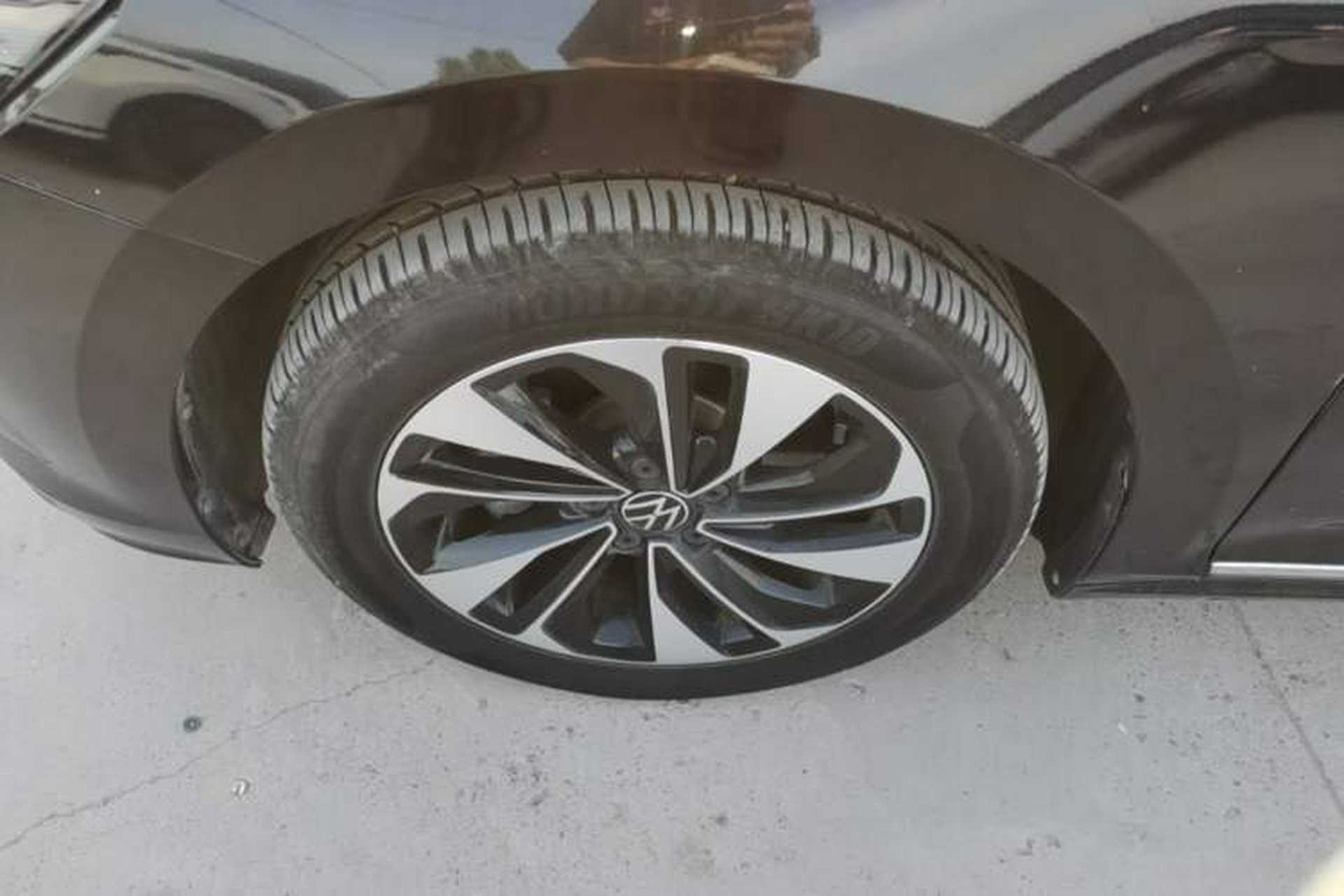 Used Volkswagen Passat 2022 330TSI Elite Edition Custom Version Left Front Wheel Hub