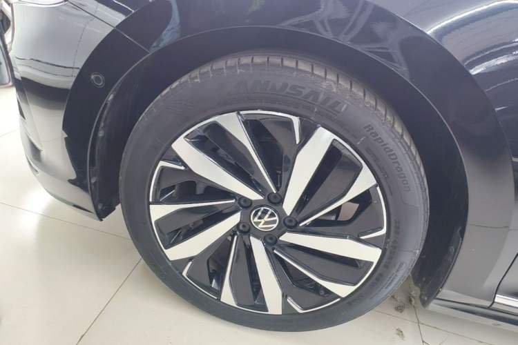 Used Volkswagen Passat 2022 330TSI Luxury Edition Left Front Wheel Hub