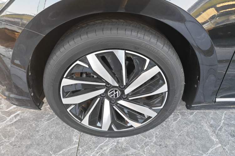 Used Volkswagen Passat 2022 330TSI Elite Edition Left Front Wheel Hub