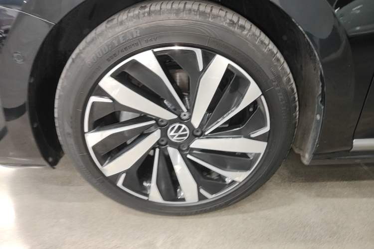 Used Volkswagen Passat 2022 330TSI Starry Luxury Edition Left Front Wheel Hub