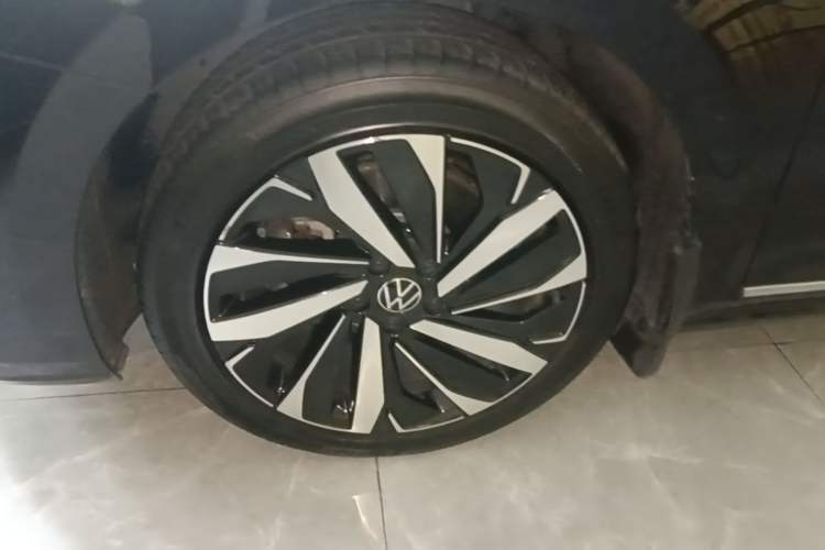Used Volkswagen Passat 2022 330TSI Starry Elite Edition Left Front Wheel Hub