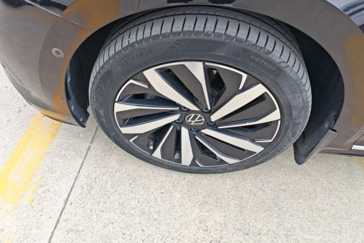 Used Volkswagen Passat 2022 330TSI Elite Edition Left Front Wheel Hub
