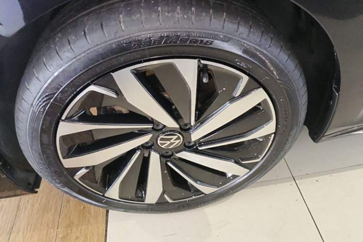 Used Volkswagen Passat 2022 330TSI Starry Luxury Edition Left Front Wheel Hub
