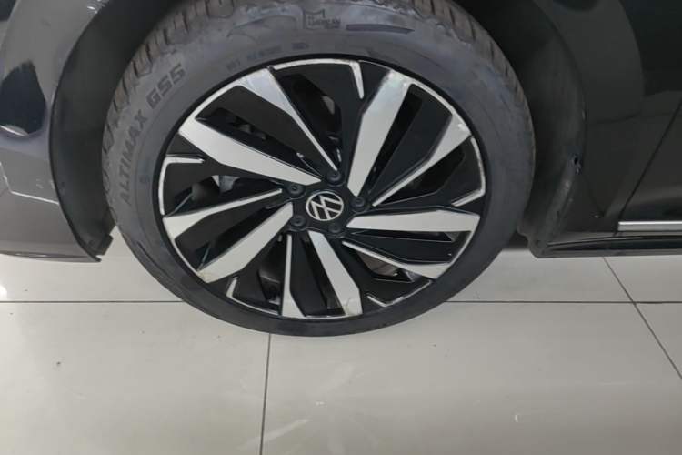 Used Volkswagen Passat 2022 330TSI Starry Elite Edition Custom Version Left Front Wheel Hub