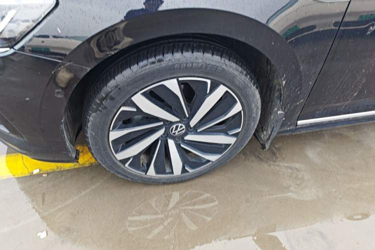 Used Volkswagen Passat 2022 330TSI Luxury Edition Left Front Wheel Hub