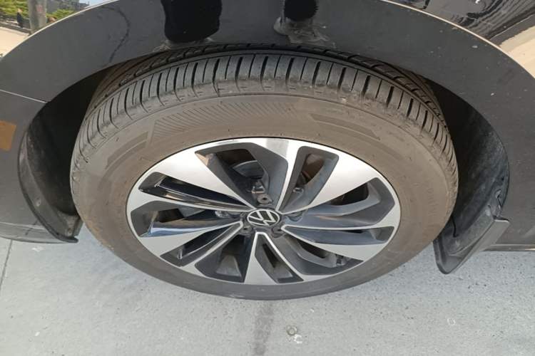 Used Volkswagen Passat 2022 330TSI Starry Elite Edition Left Front Wheel Hub