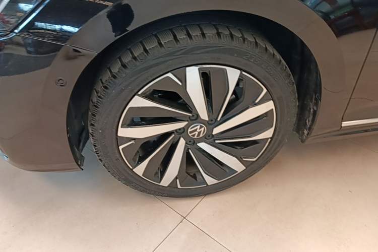 Used Volkswagen Passat 2022 330TSI Starry Luxury Edition Left Front Wheel Hub