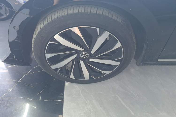 Used Volkswagen Passat 2022 330TSI Starry Luxury Edition Left Front Wheel Hub