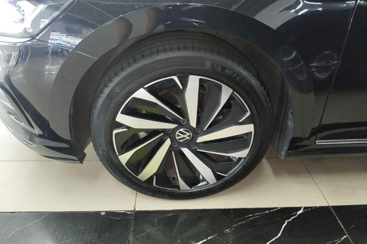Used Volkswagen Passat 2022 330TSI Elite Edition Left Front Wheel Hub