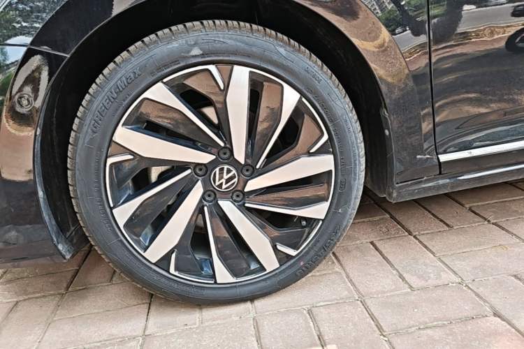 Used Volkswagen Passat 2022 330TSI Starry Luxury Edition Left Front Wheel Hub