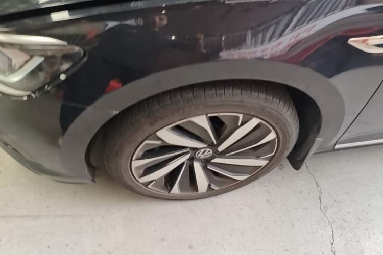 Used Volkswagen Passat 2022 330TSI Elite Edition Left Front Wheel Hub