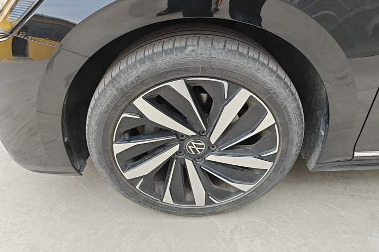 Used Volkswagen Passat 2022 330TSI Starry Elite Edition Left Front Wheel Hub