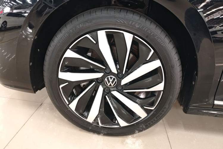 Used Volkswagen Passat 2022 330TSI Starry Elite Edition Left Front Wheel Hub