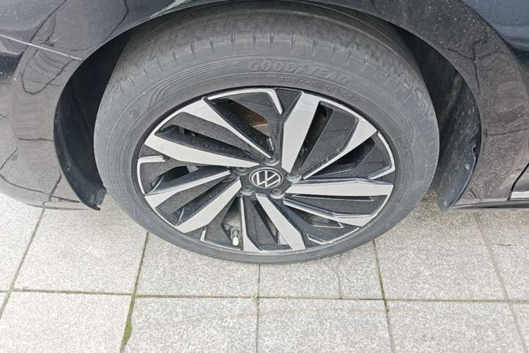 Used Volkswagen Passat 2022 330TSI Starry Elite Edition Left Front Wheel Hub