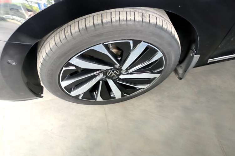 Used Volkswagen Passat 2022 330TSI Starry Luxury Edition Left Front Wheel Hub