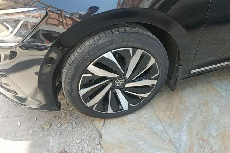 Used Volkswagen Passat 2022 330TSI Luxury Edition Custom Version Left Front Wheel Hub