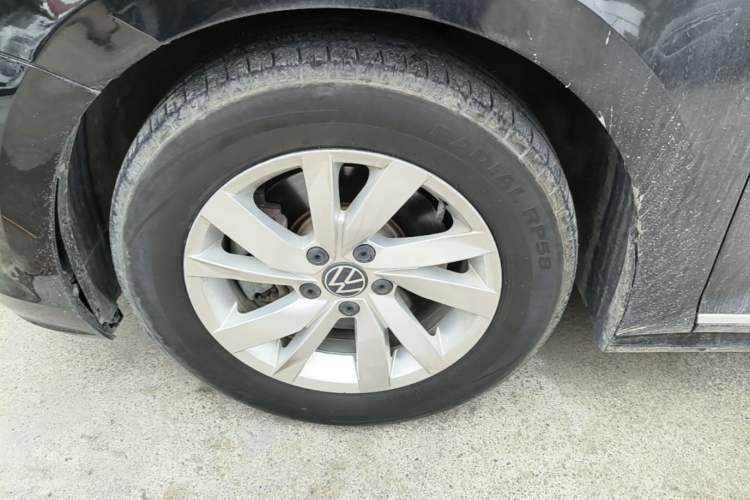 Used Volkswagen Passat 2022 280TSI Business Edition Left Front Wheel Hub