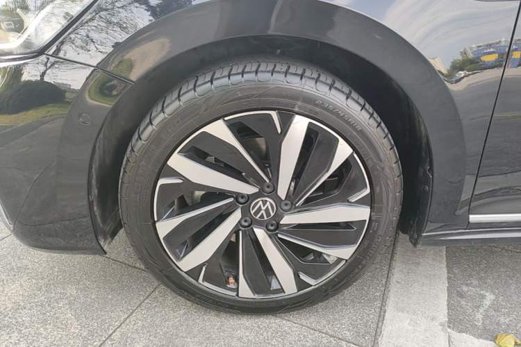 Used Volkswagen Passat 2022 330TSI Starry Luxury Edition Left Front Wheel Hub