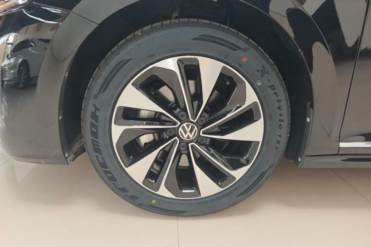 Used Volkswagen Passat 2022 330TSI Starry Elite Edition Left Front Wheel Hub