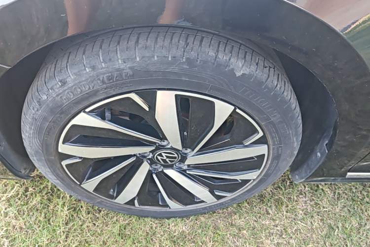 Used Volkswagen Passat 2022 330TSI Starry Luxury Edition Left Front Wheel Hub