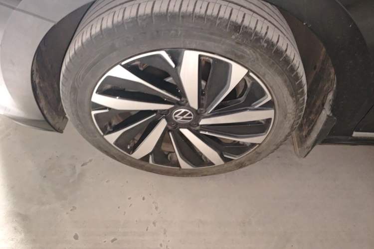 Used Volkswagen Passat 2022 330TSI Elite Edition Left Front Wheel Hub