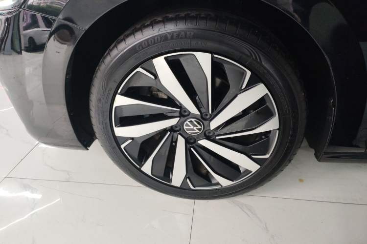 Used Volkswagen Passat 2022 330TSI Starry Elite Edition Left Front Wheel Hub