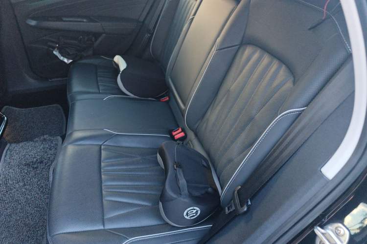 Used Volkswagen Passat 2022 330TSI Starry Luxury Edition Left Rear Seat