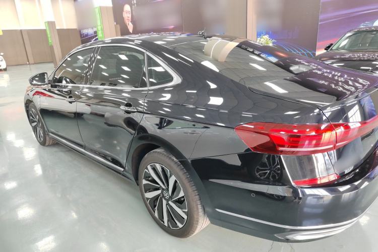 Used Volkswagen Passat 2022 330TSI Luxury Edition Left Side