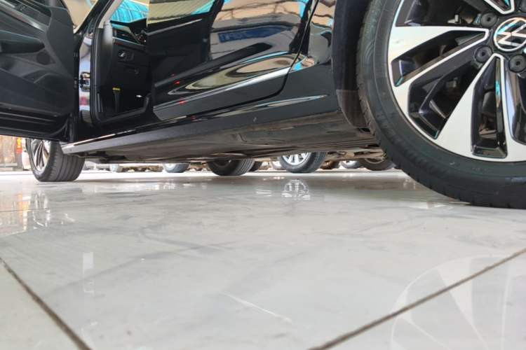 Used Volkswagen Passat 2022 330TSI Elite Edition Custom Version Left Side Sill