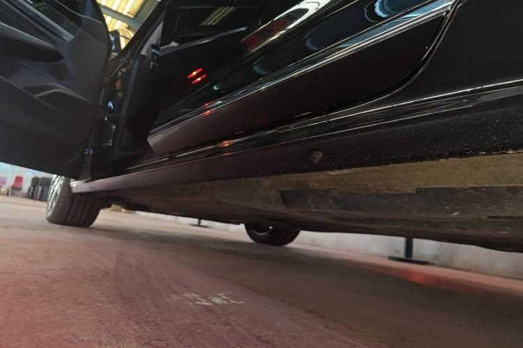 Used Volkswagen Passat 2022 330TSI Elite Edition Custom Version Left Side Sill