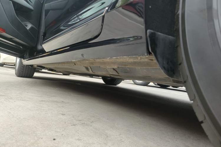 Used Volkswagen Passat 2022 280TSI Business Edition Left Side Sill