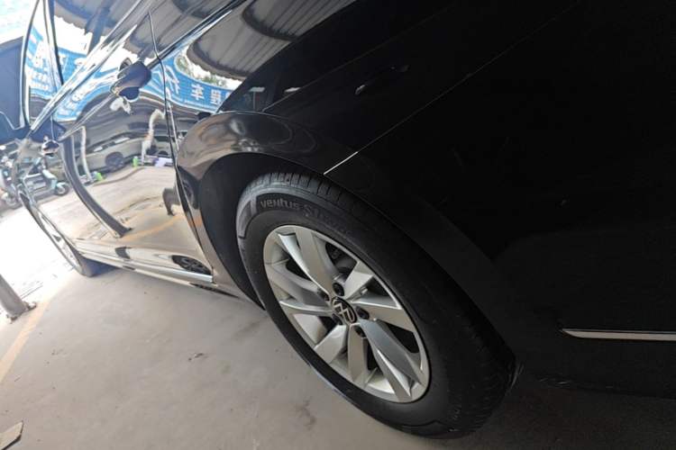 Used Volkswagen Passat 2022 280TSI Business Edition Left Side Sill