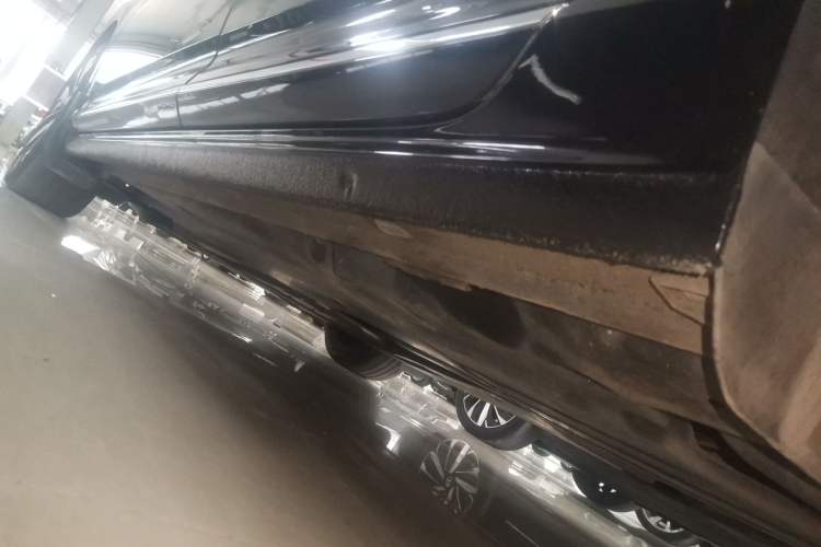 Used Volkswagen Passat 2022 330TSI Luxury Edition Left Side Sill