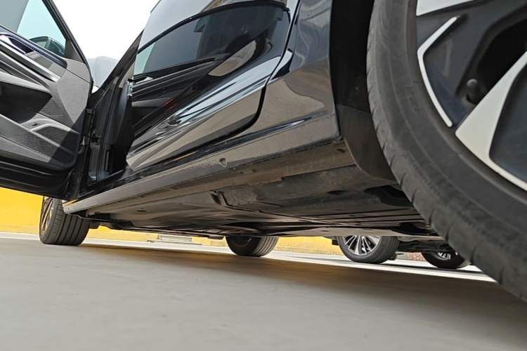 Used Volkswagen Passat 2022 330TSI Starry Elite Edition Left Side Sill