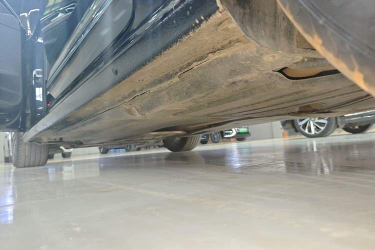 Used Volkswagen Passat 2022 330TSI Starry Luxury Edition – Exclusive Special Edition Left Side Sill
