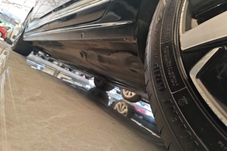 Used Volkswagen Passat 2022 330TSI Starry Luxury Edition Left Side Sill