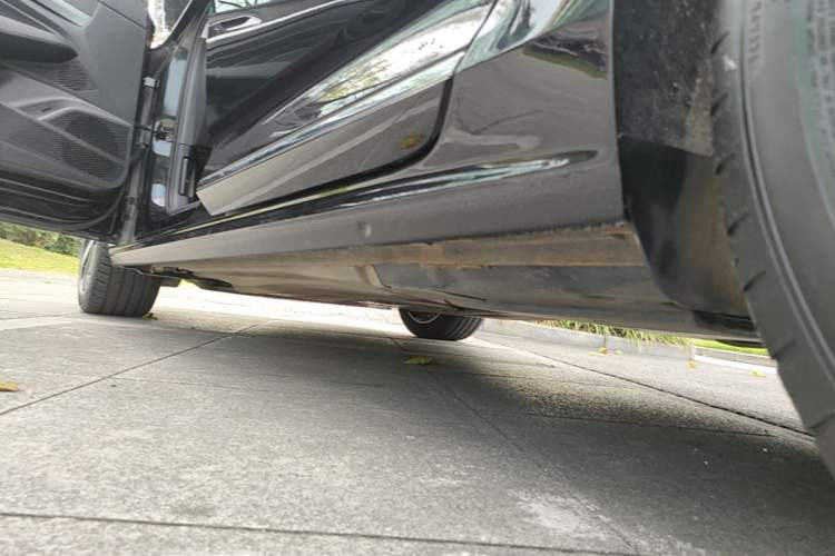Used Volkswagen Passat 2022 330TSI Starry Luxury Edition Left Side Sill