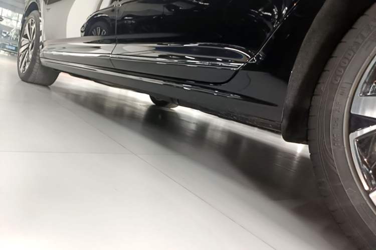 Used Volkswagen Passat 2022 330TSI Elite Edition Left Side Sill