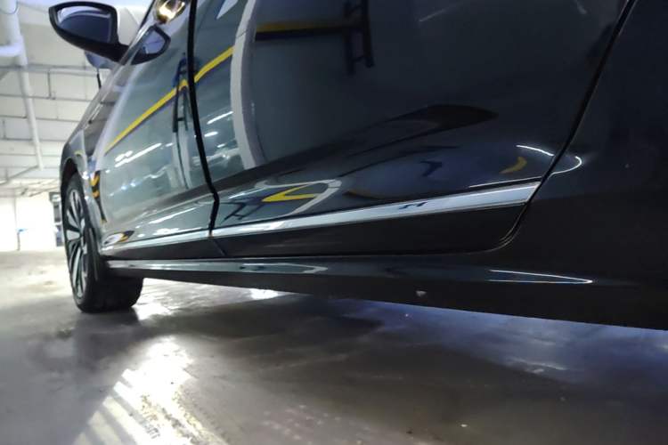 Used Volkswagen Passat 2022 330TSI Starry Luxury Edition Left Side Sill